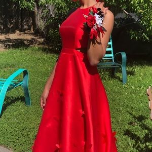 Prom season is right around the corner ladies ! ❤️